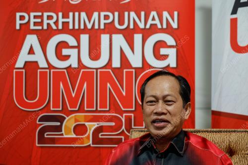 DATUK SERI AHMAD MASLAN