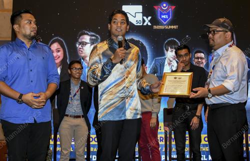 PAU64_41217_KHAIRY_BN201711303001_04122017
