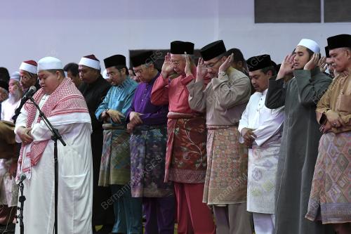 PAU67_08122017_SOLAT_JUMAAT
