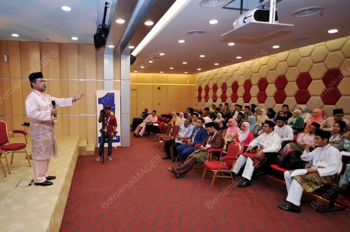 PAU93_06122017_UMNO_BN201712013085