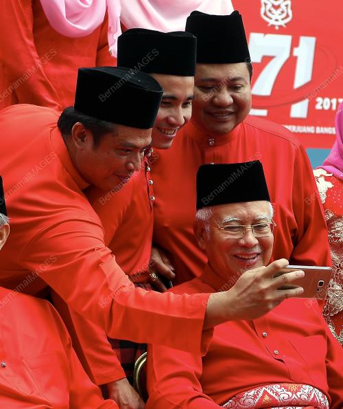 PAU99_07122017_GROUP_PHOTO