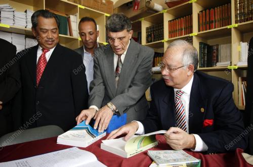 MOHD NAJIB TUN RAZAK