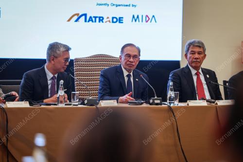 DATUK SERI ANWAR IBRAHIM