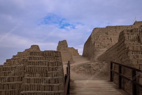 HUACA PUCLLANA