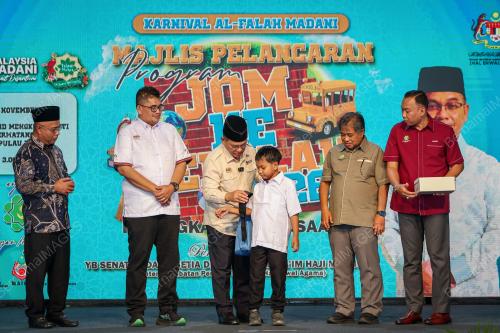 DATUK DR MOHD NA'IM MOKHTAR