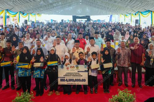 DATUK DR MOHD NA'IM MOKHTAR
