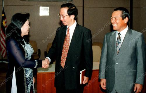 PG01-24_08_2000_CM-KUNJUNGAN_12012016