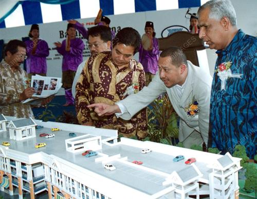 PG01-29_07_2000_NAZRI_AZIZ_11012016