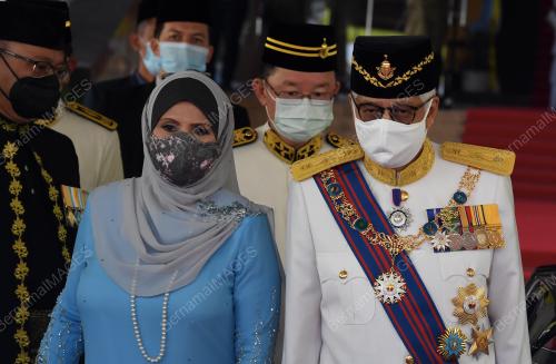 TUN AHMAD FUZI ABDUL RAZAK