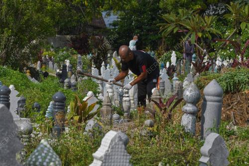 ZIARAH KUBUR