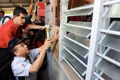 PG01_01072012_MENTERI_PAKU_2
