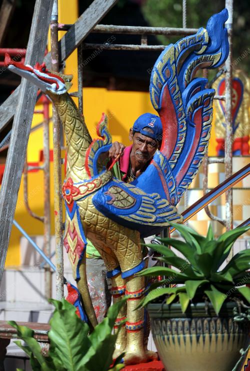 PG01_02052015_WESAK