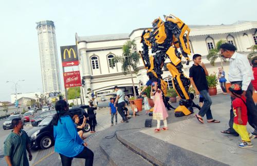 PG01_02052016_REPLIKA_BUMBLEBEE