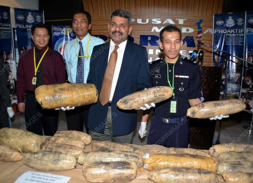 PG01_03102012_POLIS_GANJA