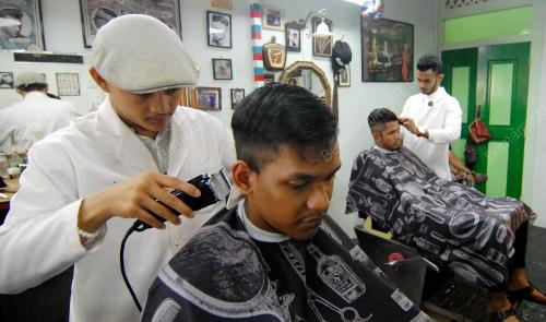 PG01_04072016_GUNTING_RAMBUT