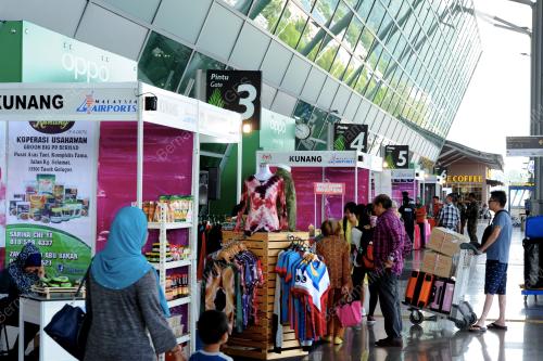 PG01_04102017_GERAI_AIRPORT_BN201710037320