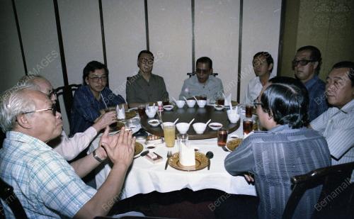 MAJLIS MAKAN MALAM
