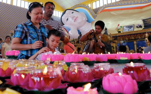 PG01_05052012_TERATAI_WESAK