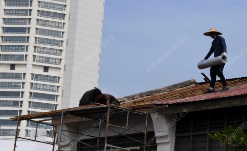 PEKERJA KONTRAKTOR