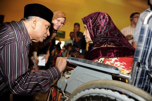 TAN SRI NOR MOHAMED YAKCOP
