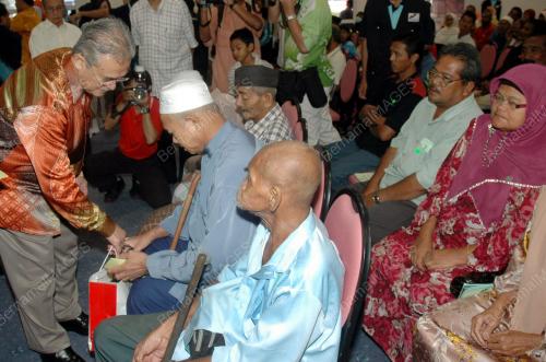 TUN ABDULLAH AHMAD BADAWI