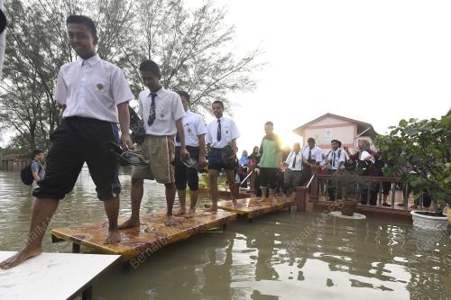 PG01_06112017_BANJIR