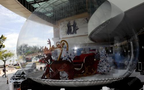 PERHIASAN KRISMAS