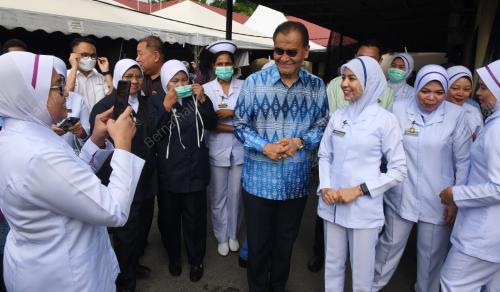 DATUK SERI DR DZULKEFLY AHMAD