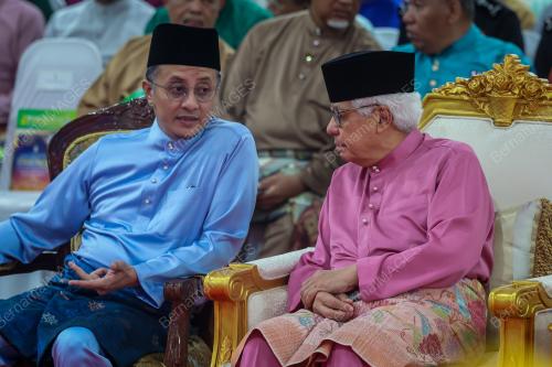 TUN AHMAD FUZI ABDUL RAZAK