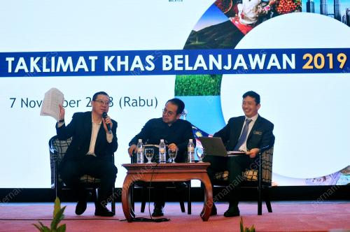PG01_07112018_SOAL_JAWAB