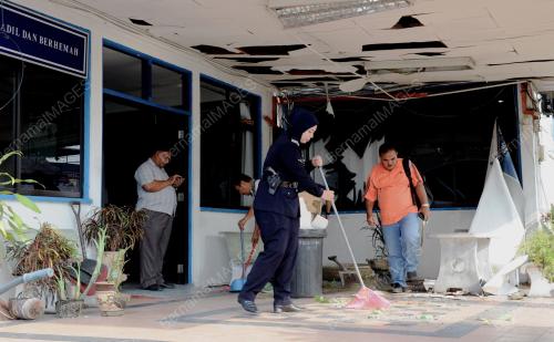 LETUPAN DI BALAI POLIS