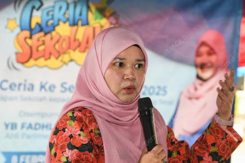 FADHLINA SIDEK