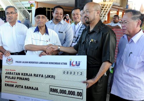 PG01_08032013_MENTERI_CEK