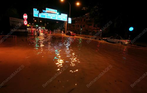 BANJIR KILAT