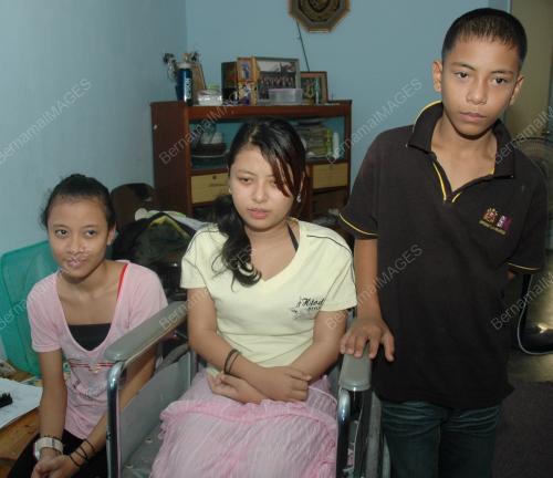 KEMISKINAN TIGA_BERADIK