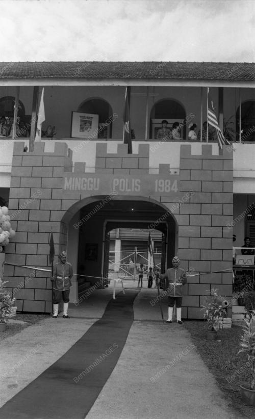 PG01_09072015_BALAI_POLIS