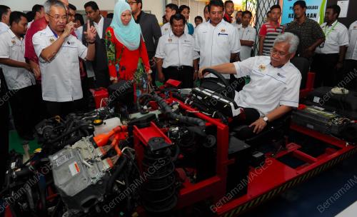 PG01_09082014_MENTERI_KERETA