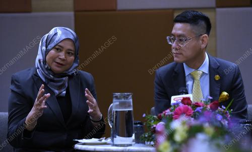 NORMARINEE MOHD NOR