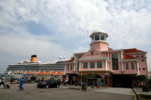 SWETTENHAM PIER