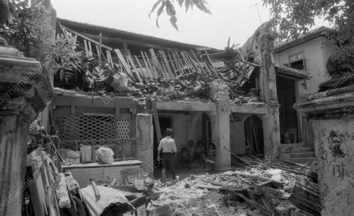 PG01_11032015_RUMAH_ROBOH
