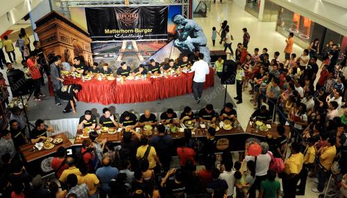 PG01_11062012_ORANG_RAMAI
