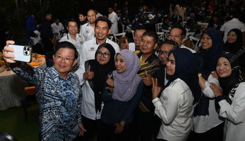 PERTANDINGAN DEBAT MADANI