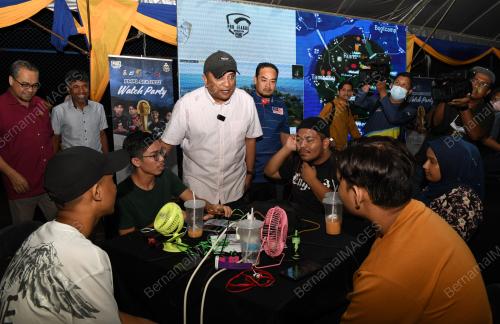 DATUK SERI REEZAL MERICAN NAINA MERICAN