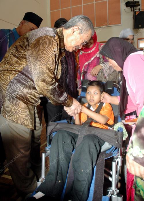 TUN ABDULLAH AHMAD BADAWI