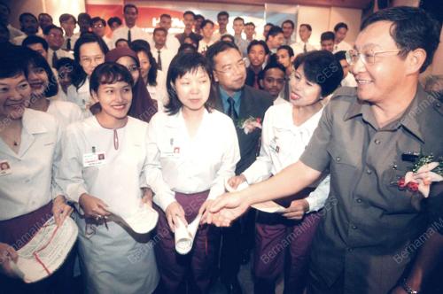 MENTERI SUMBER-KILANG