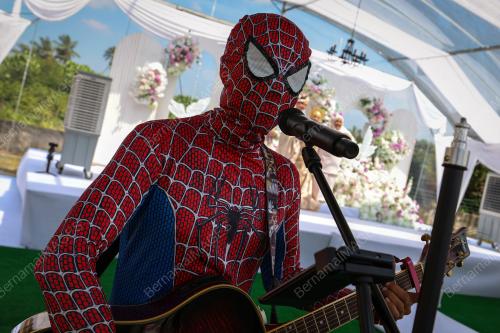 SPIDERMAN BUSKING
