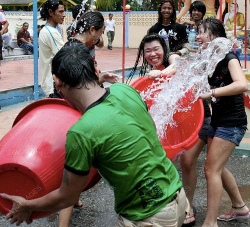 PESTA SONGKRAN