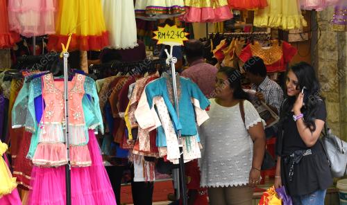 PG01_13102017_PERSIAPAN_DEEPAVALI