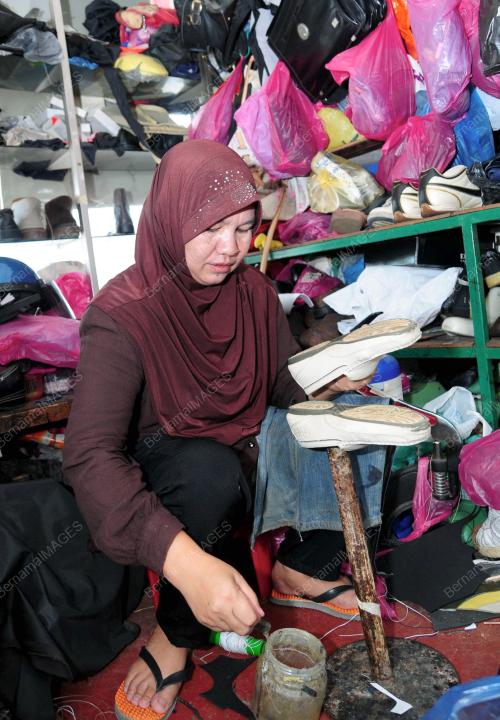 PG01_14092012_TUKANG_KASUT
