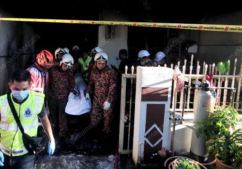 PG01_15112017_RUMAH_TERBAKAR